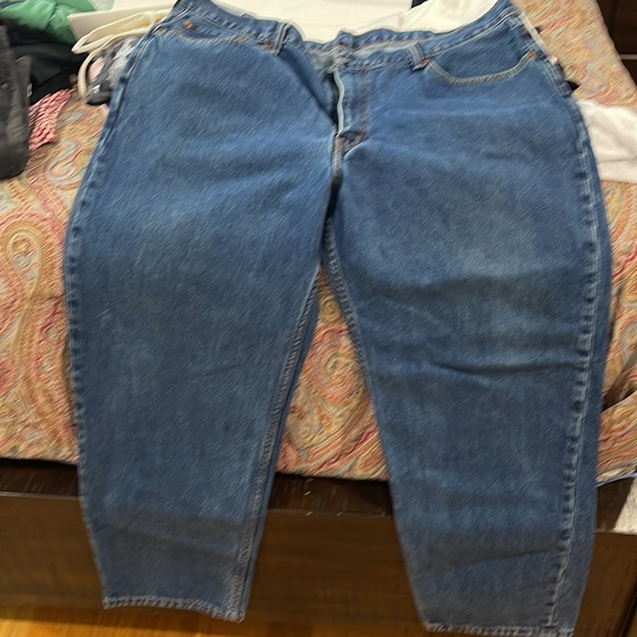 Levi’s 550 jeans in like new condition. 42x30 - Picture 4 of 8